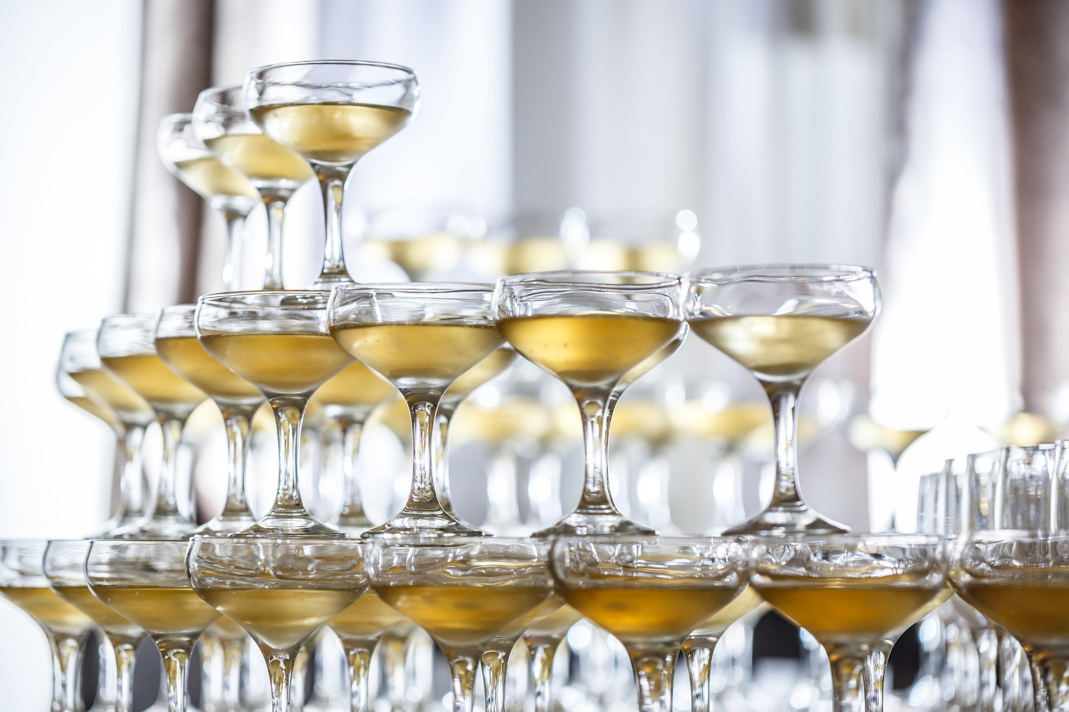  5 bästa ställena att köpa champagneflöjter för bröllop i bulk