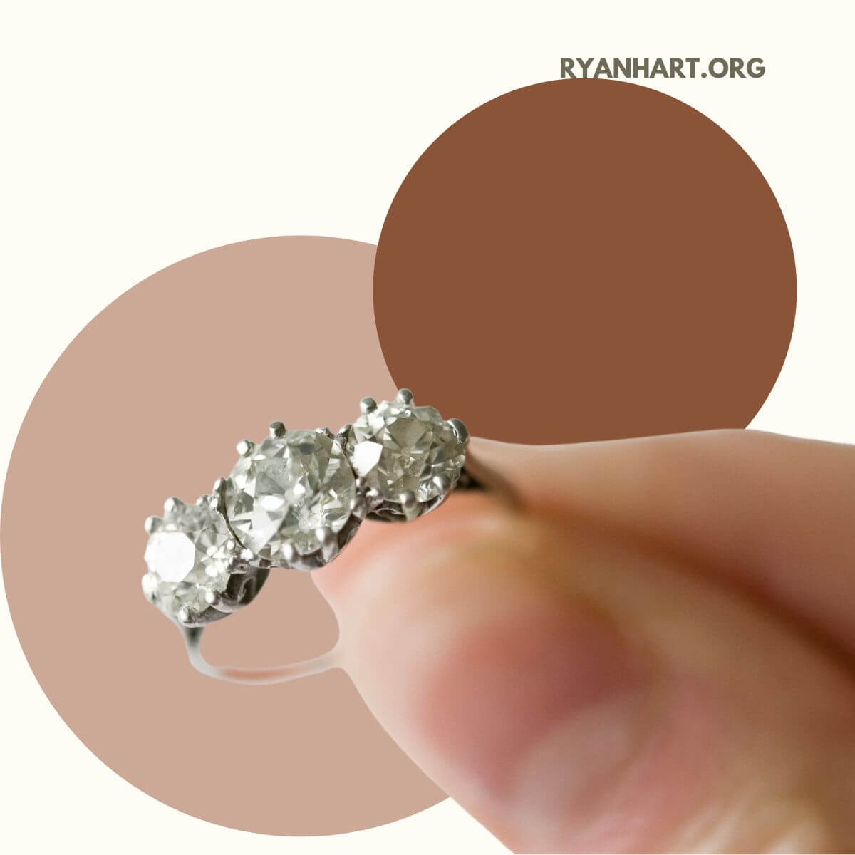  10 najboljših zaročnih prstanov za njo